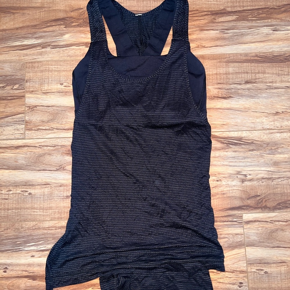 Lululemon black and gold workout top